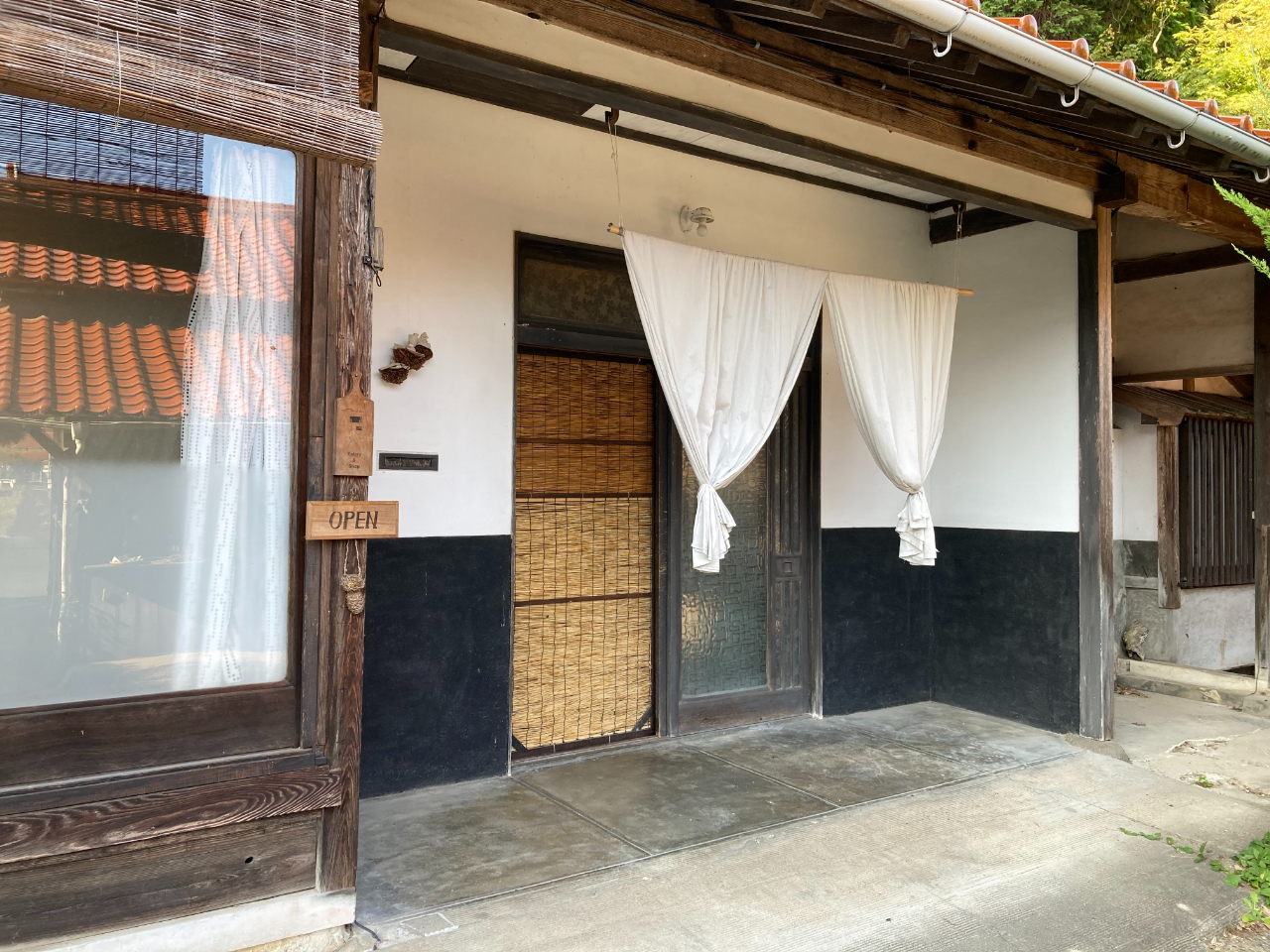 フレル食堂入口