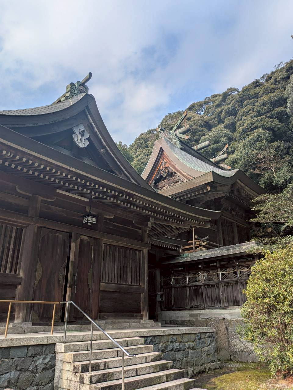 物部神社階段下